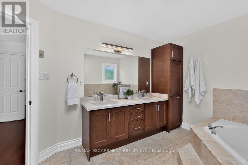 5097 Elderview Court, Mississauga, ON