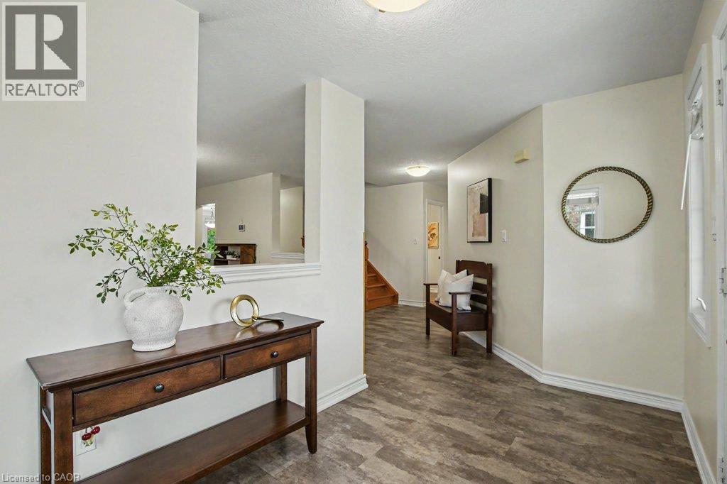 15 Sim Court, Cambridge, ON