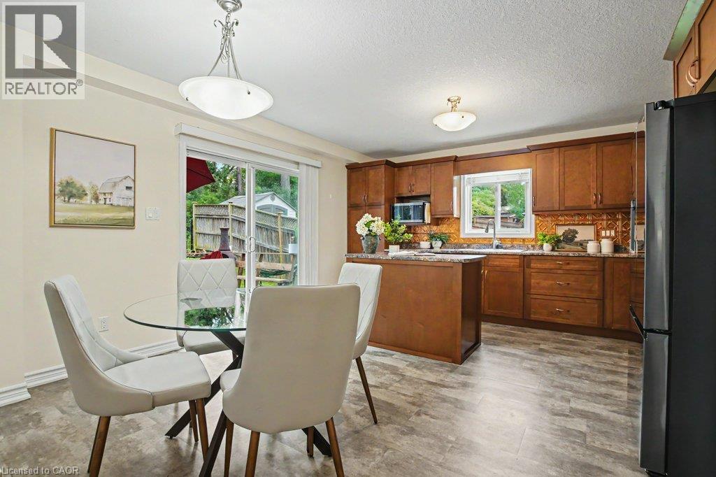 15 Sim Court, Cambridge, ON