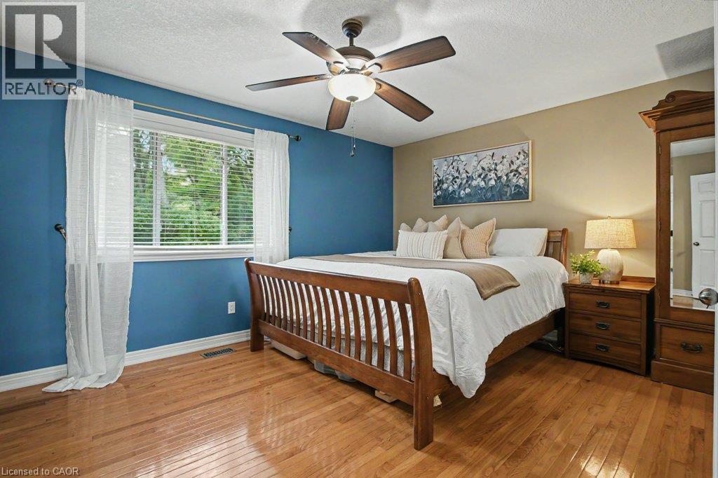 15 Sim Court, Cambridge, ON