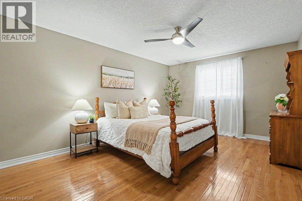 15 Sim Court, Cambridge, ON