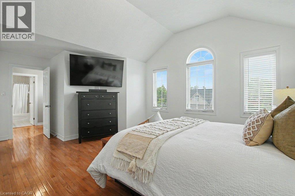 15 Sim Court, Cambridge, ON
