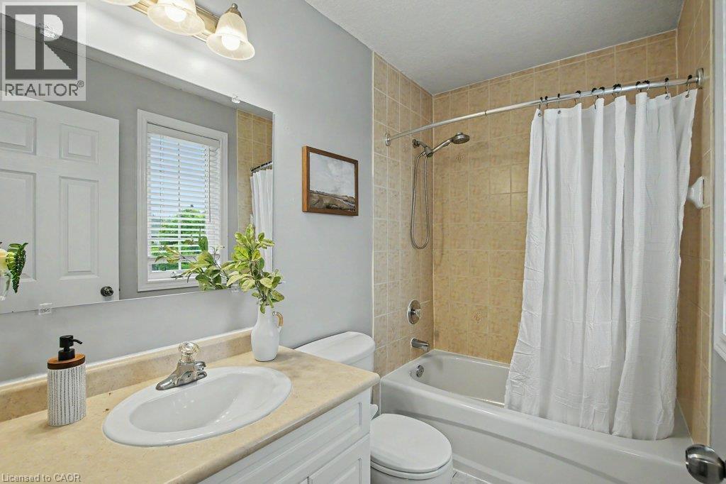 15 Sim Court, Cambridge, ON