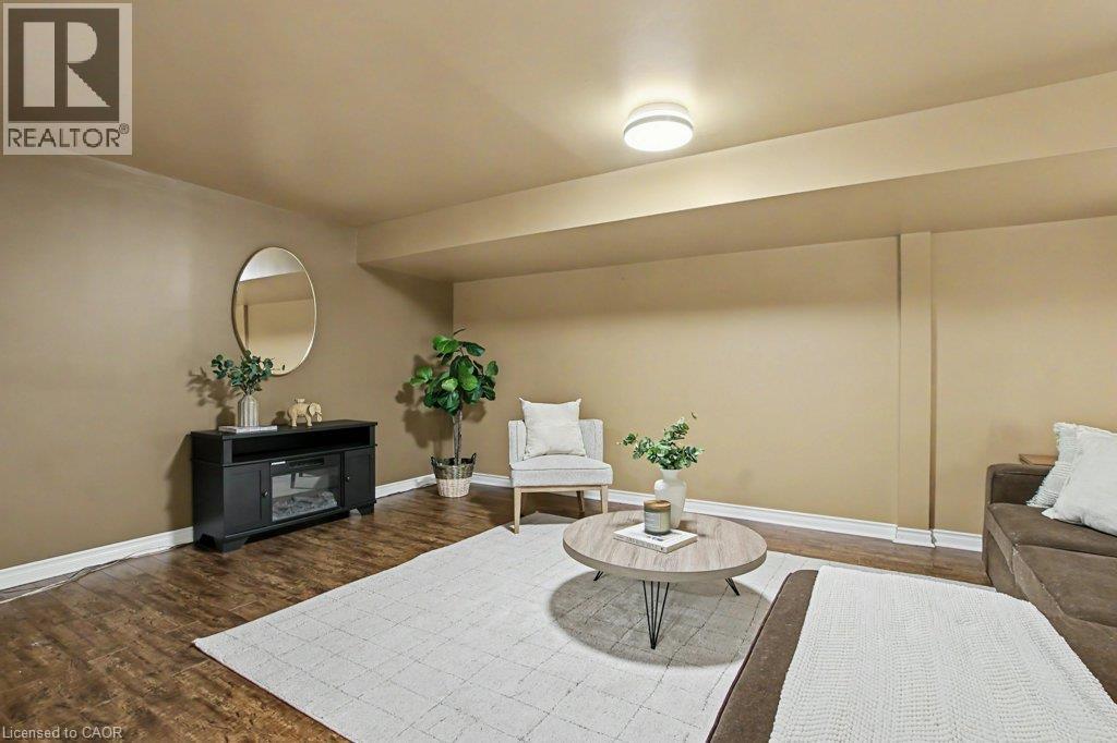 15 Sim Court, Cambridge, ON