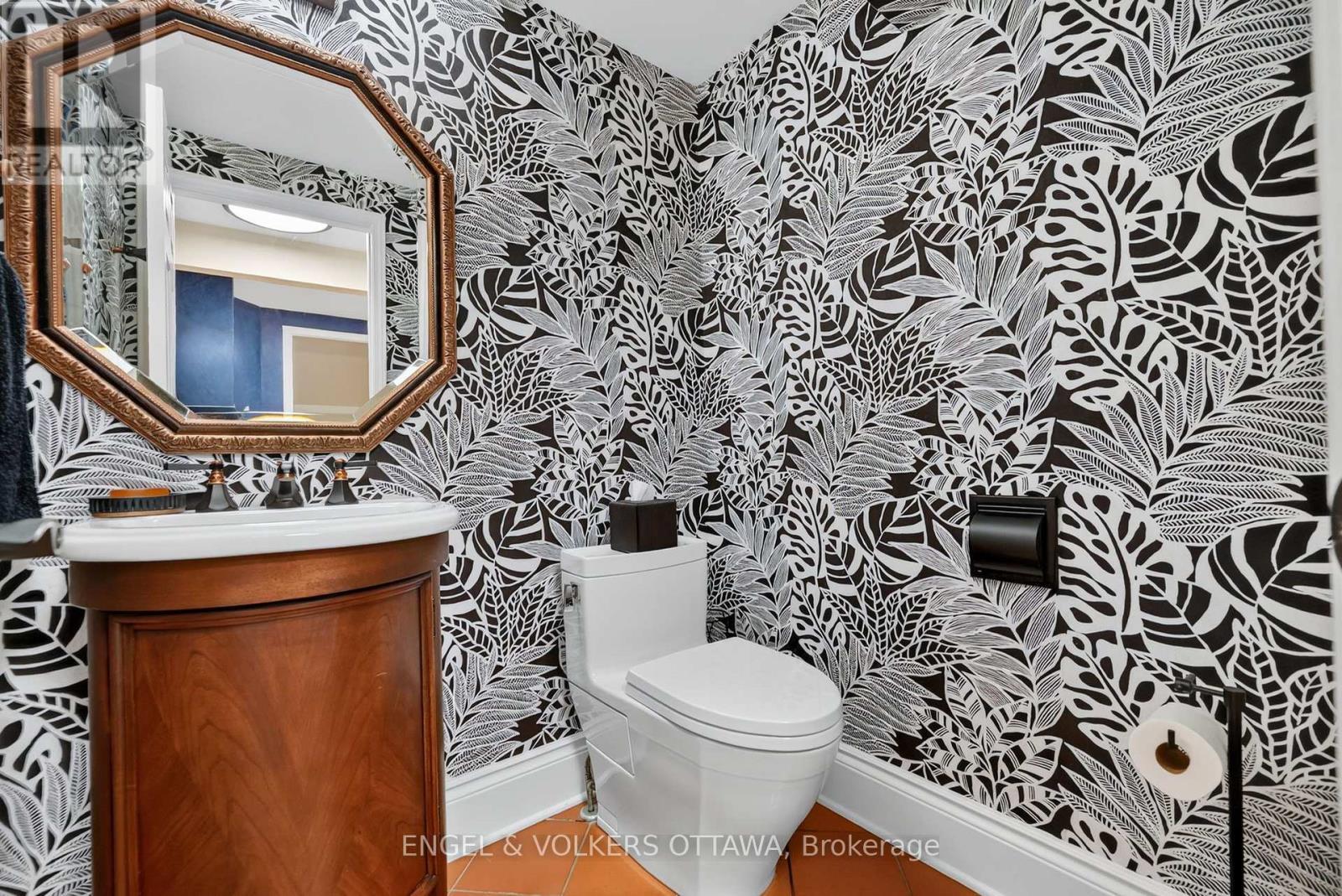 13 Lynhurst Avenue, Ottawa, ON