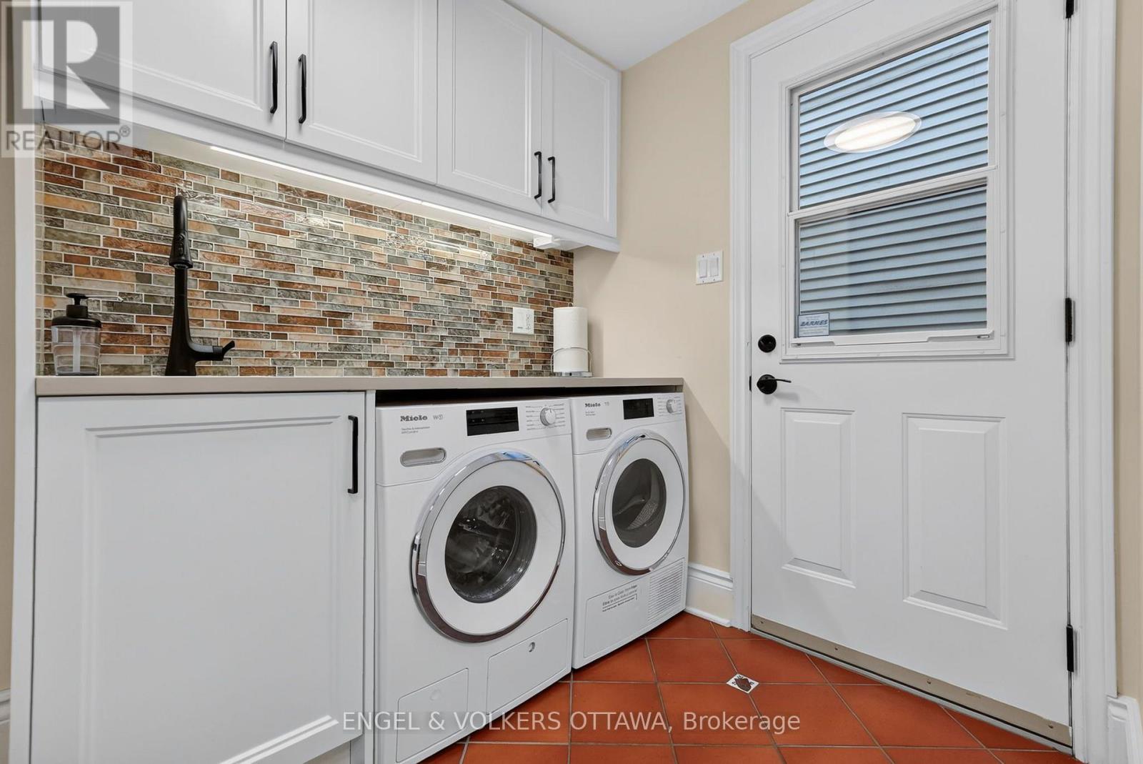 13 Lynhurst Avenue, Ottawa, ON