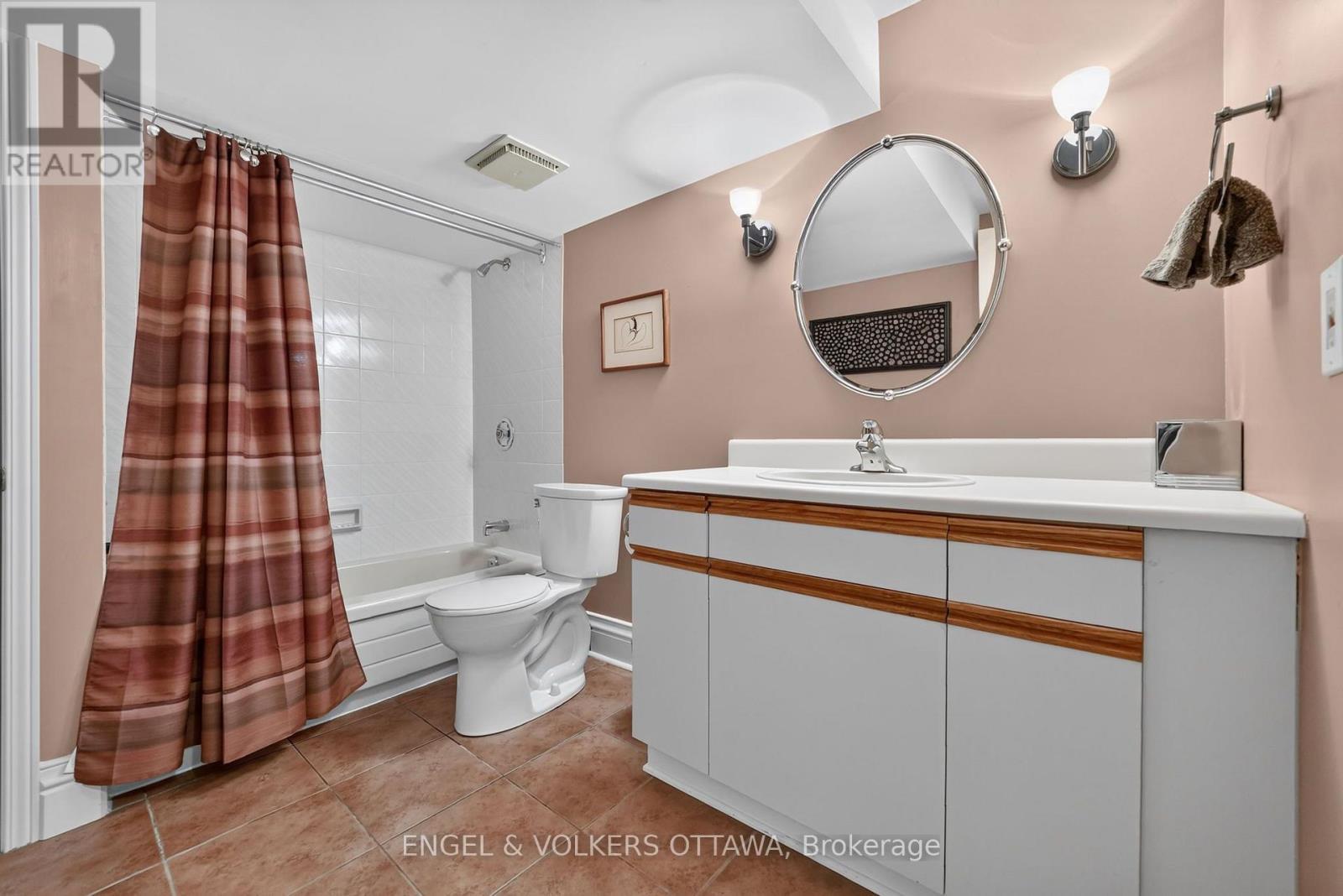 13 Lynhurst Avenue, Ottawa, ON