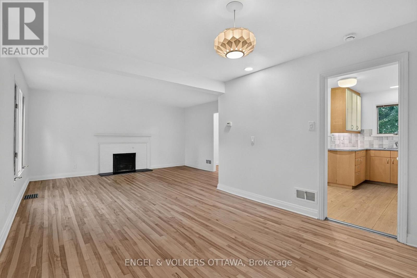 35 Bedford Crescent, Ottawa, ON