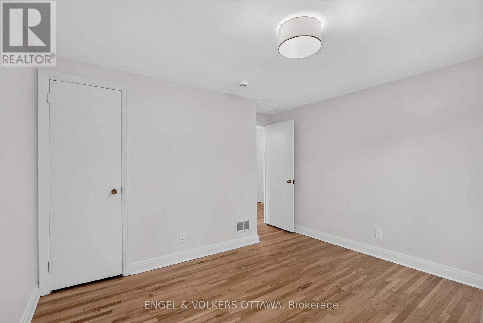 35 Bedford Crescent, Ottawa, ON