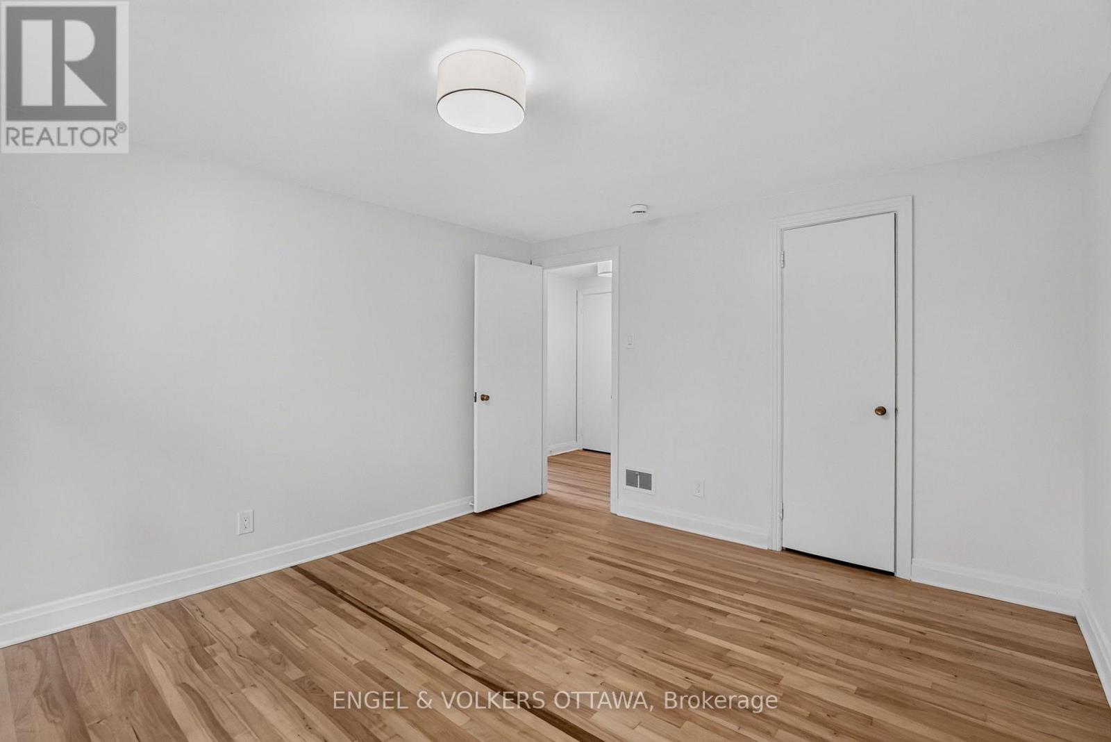35 Bedford Crescent, Ottawa, ON