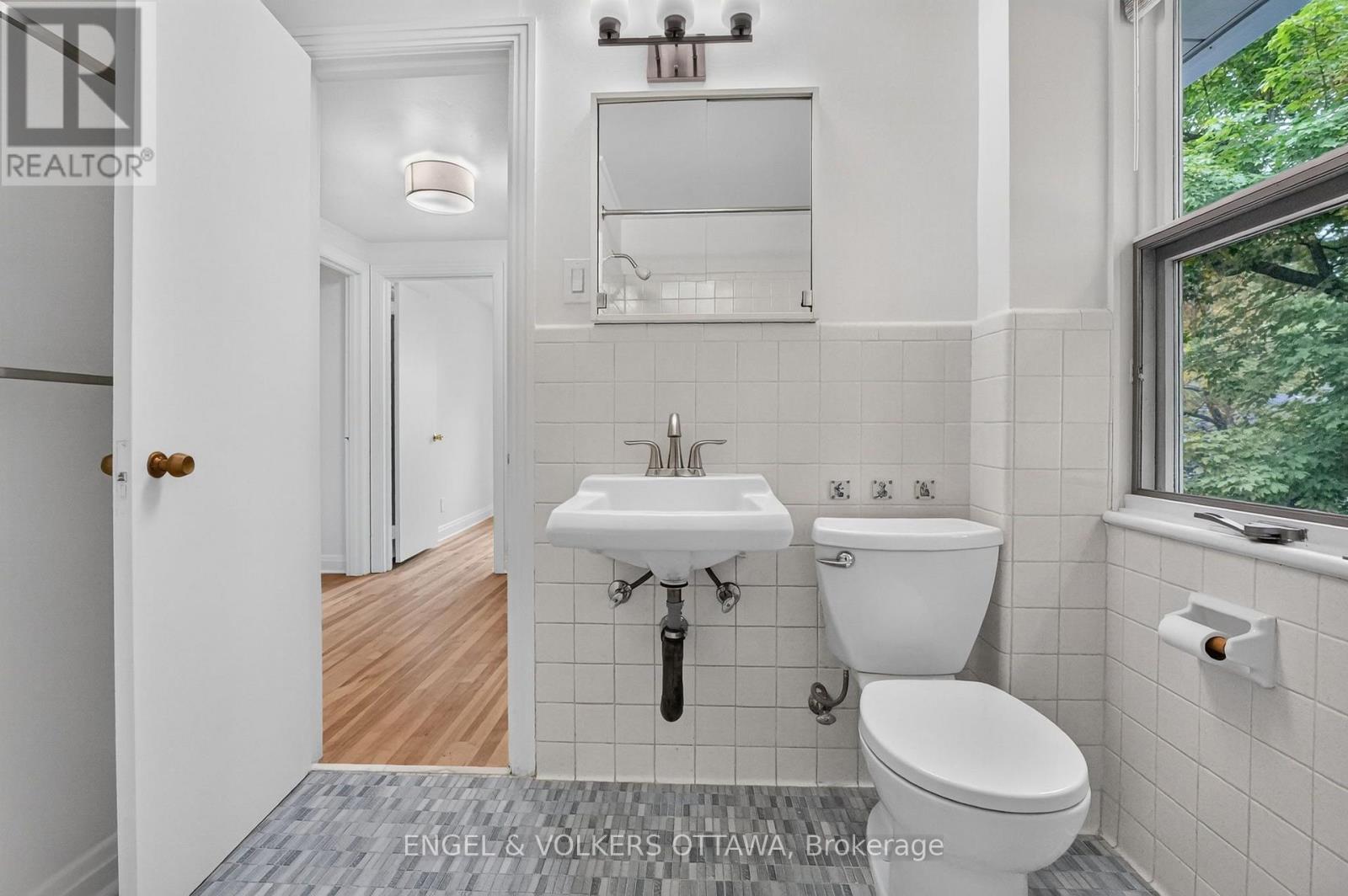 35 Bedford Crescent, Ottawa, ON