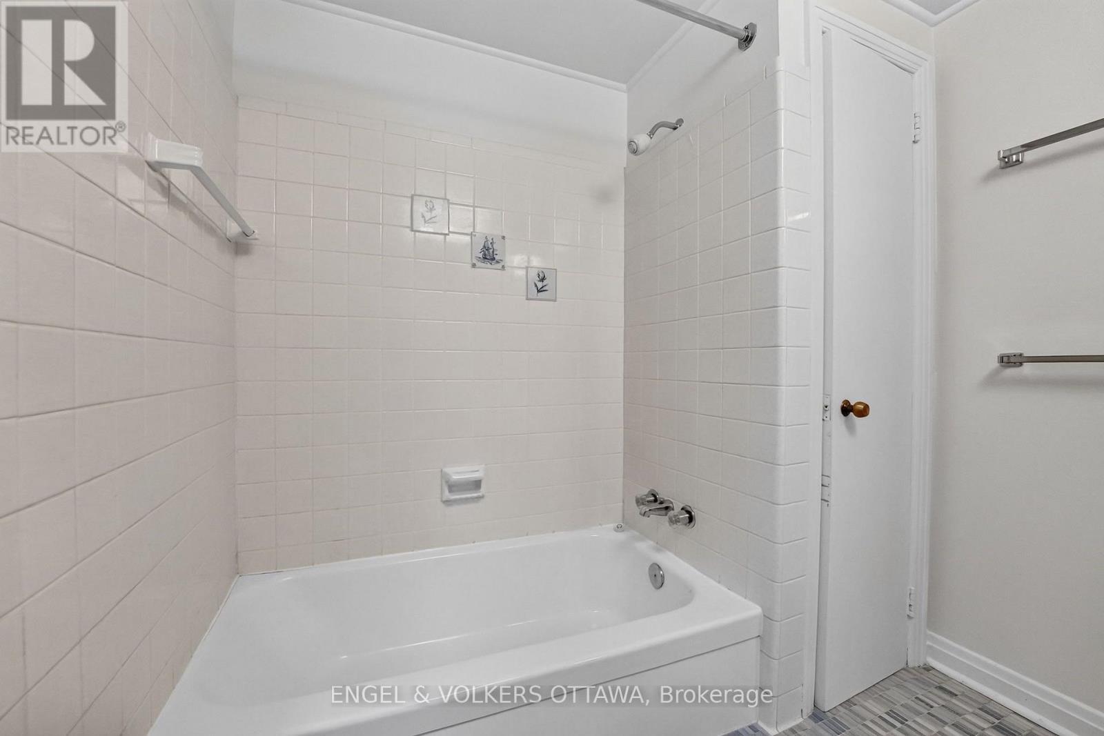 35 Bedford Crescent, Ottawa, ON