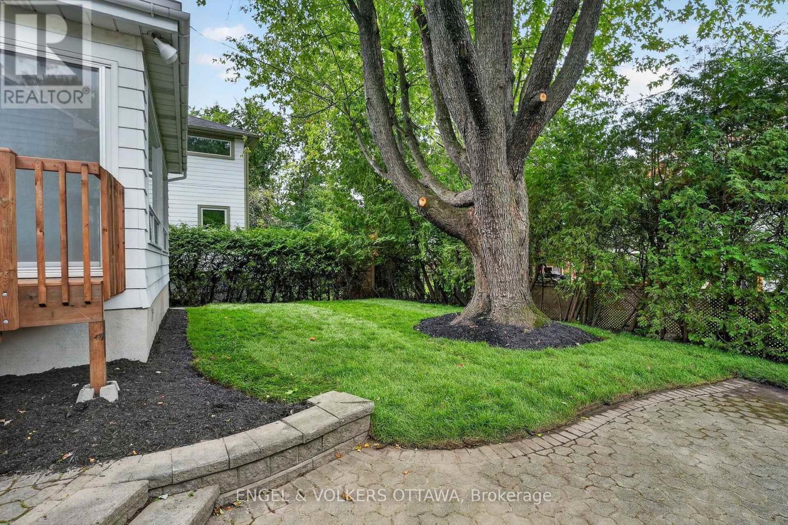 35 Bedford Crescent, Ottawa, ON