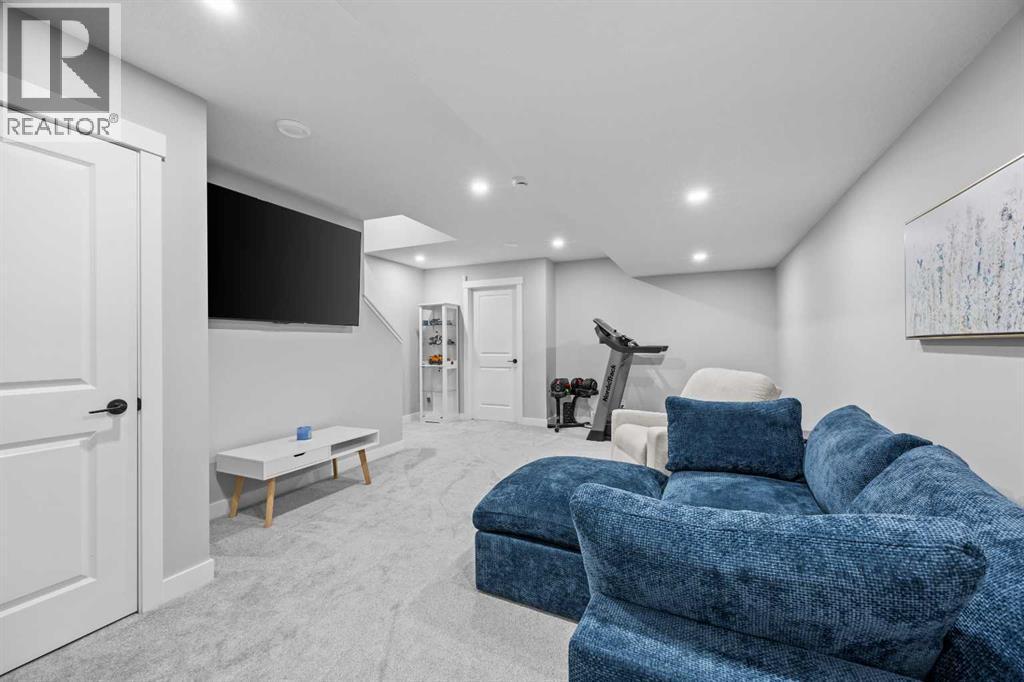 236 Rowmont Boulevard Nw, Calgary, AB