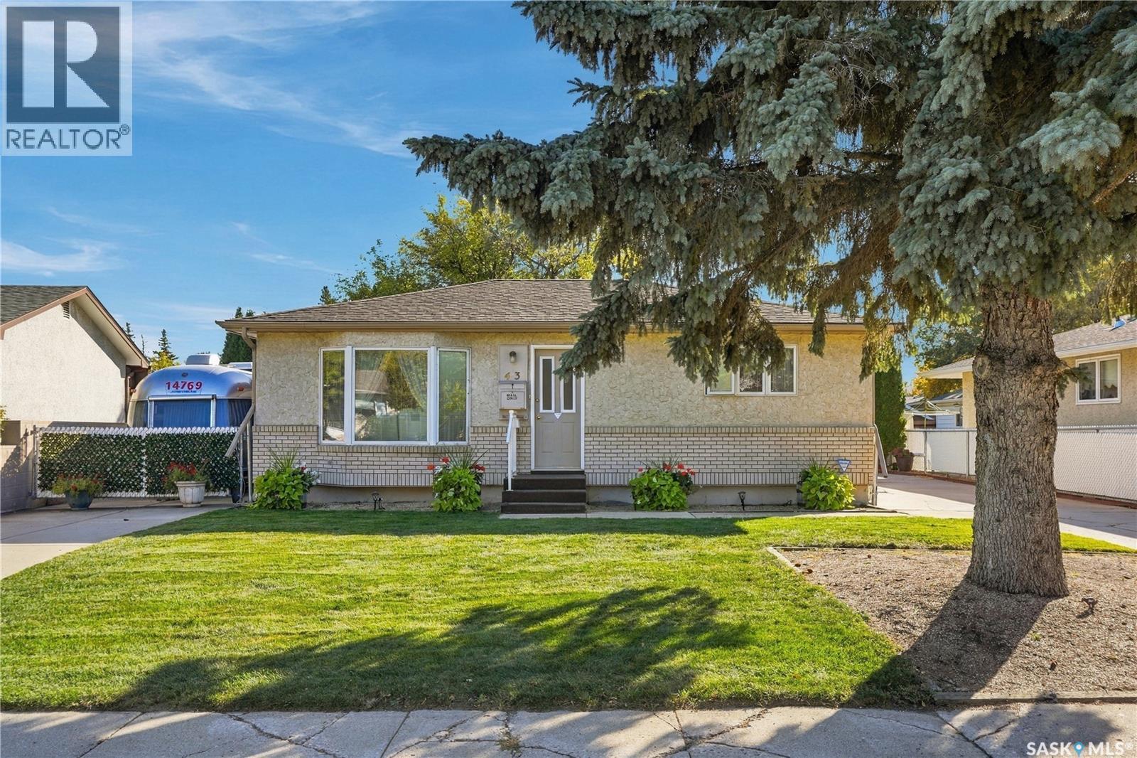 43 Wentworth Crescent, Saskatoon, SK