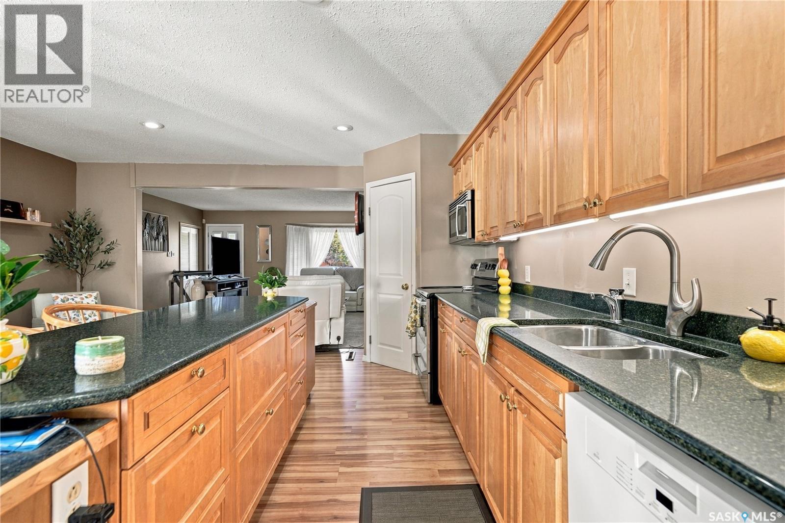 43 Wentworth Crescent, Saskatoon, SK