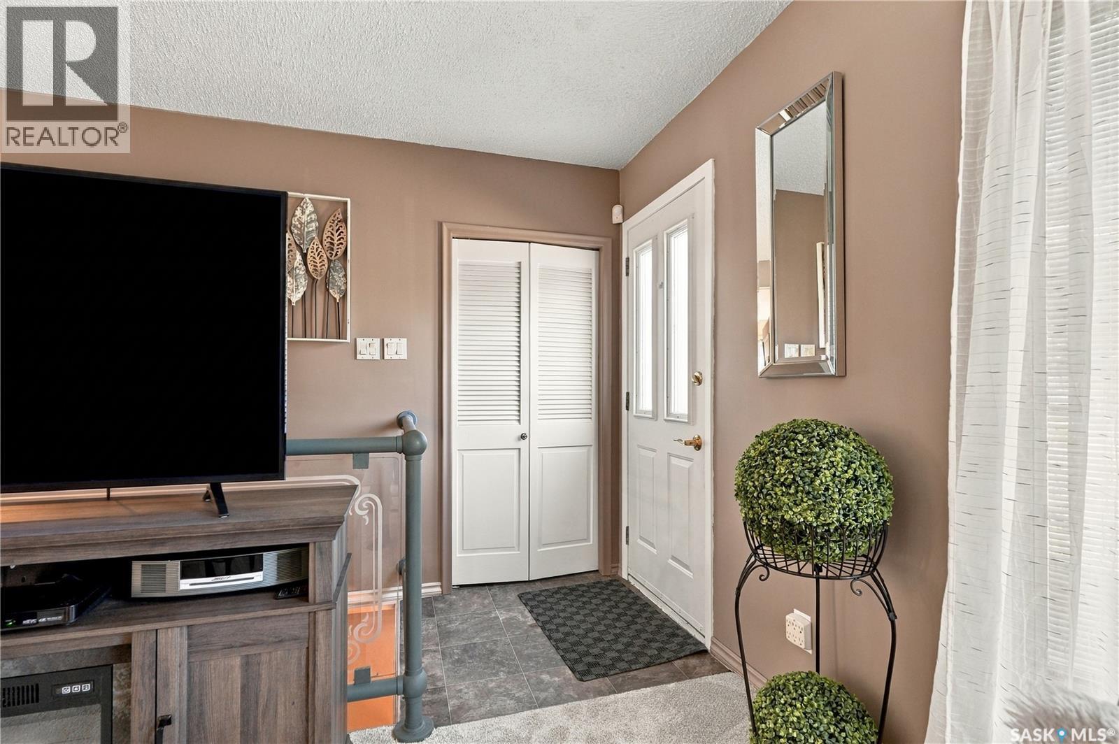 43 Wentworth Crescent, Saskatoon, SK