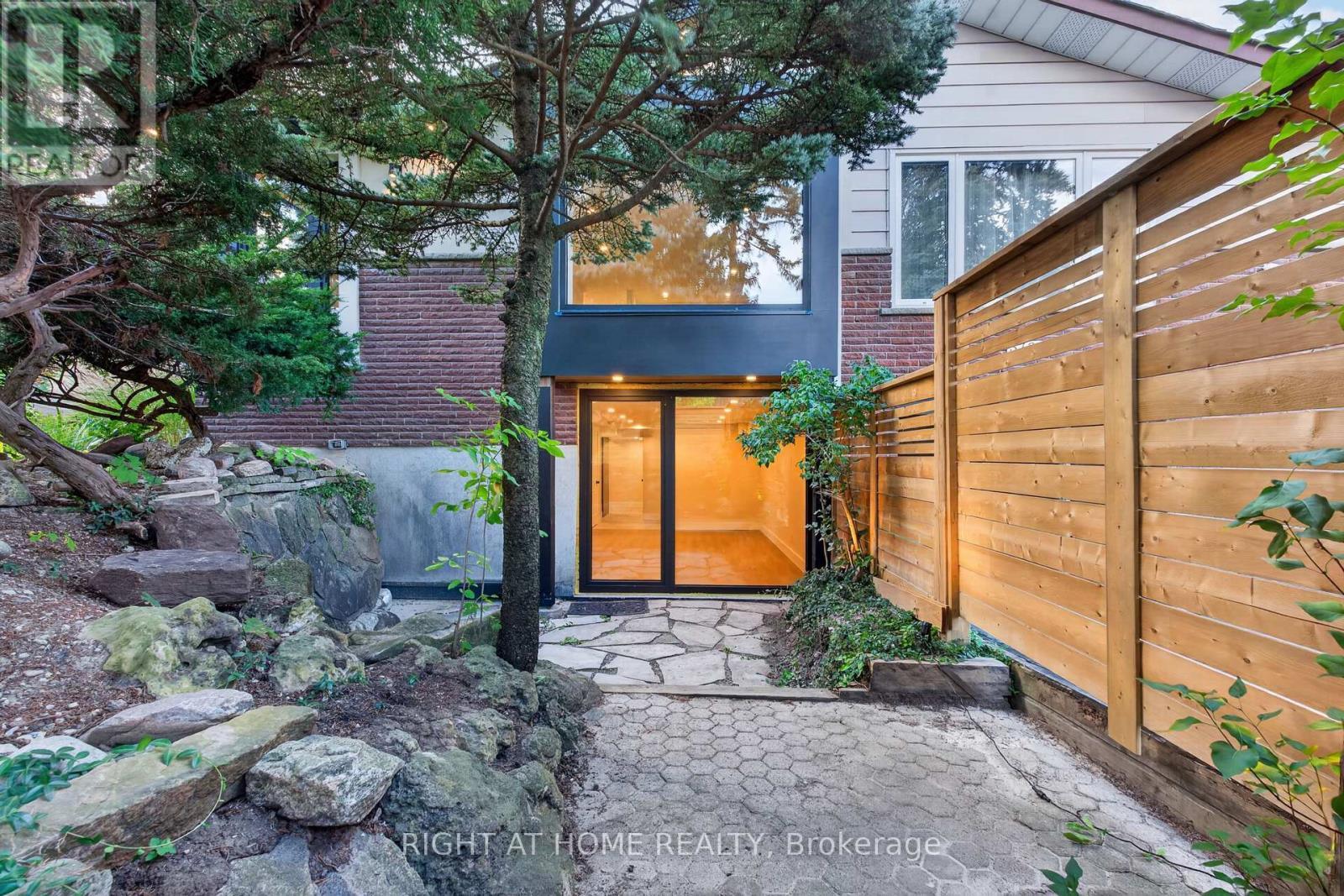 3361 Rhonda Valley, Mississauga, ON