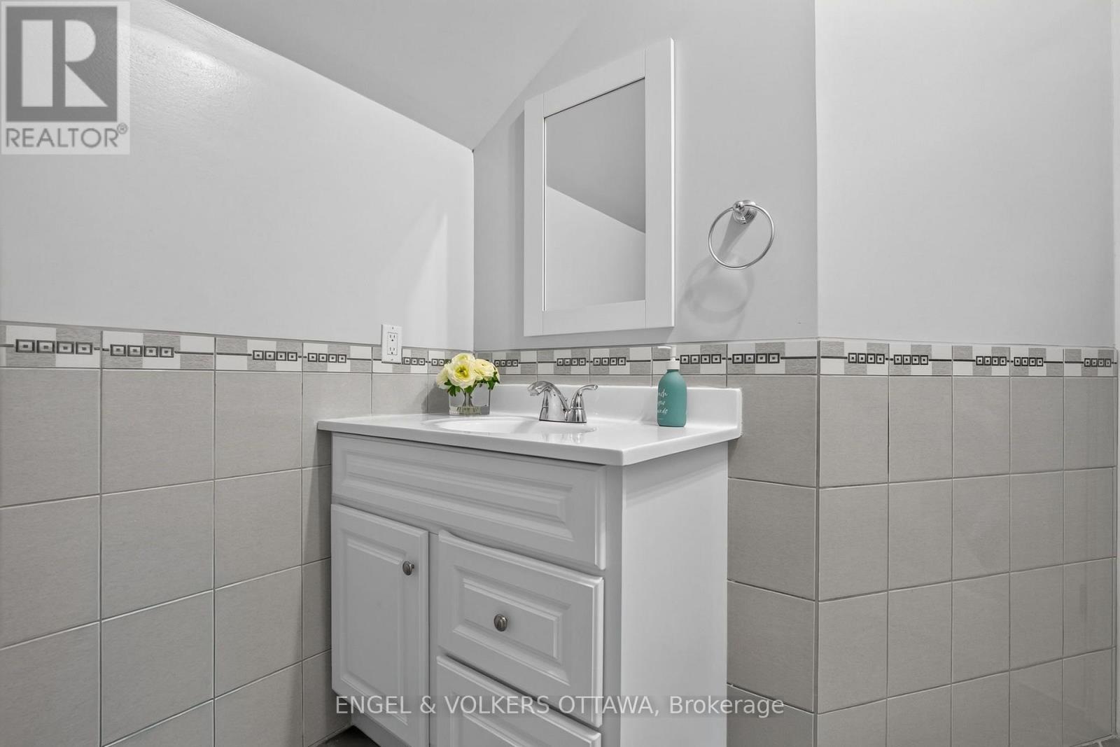 1330 Kilborn Avenue, Ottawa, ON
