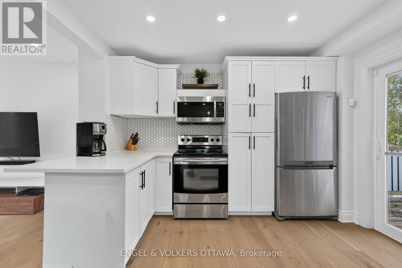 1330 Kilborn Avenue, Ottawa, ON