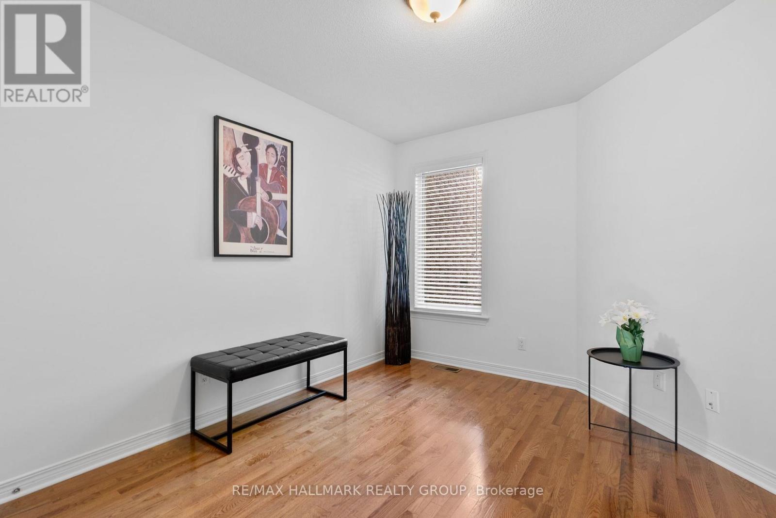 17 Quinterra Court, Ottawa, ON