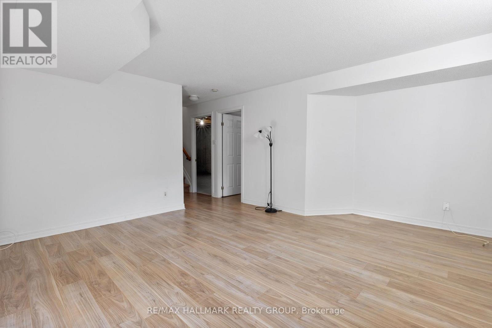 17 Quinterra Court, Ottawa, ON