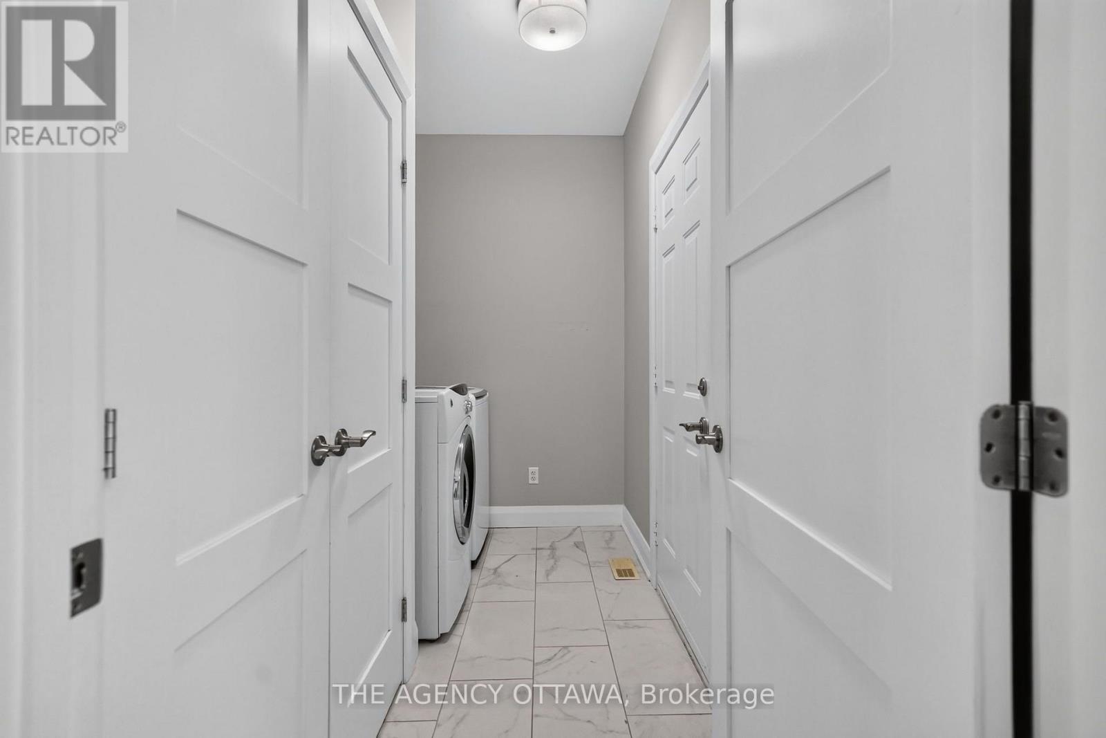 111 Bartlett Private, Ottawa, ON