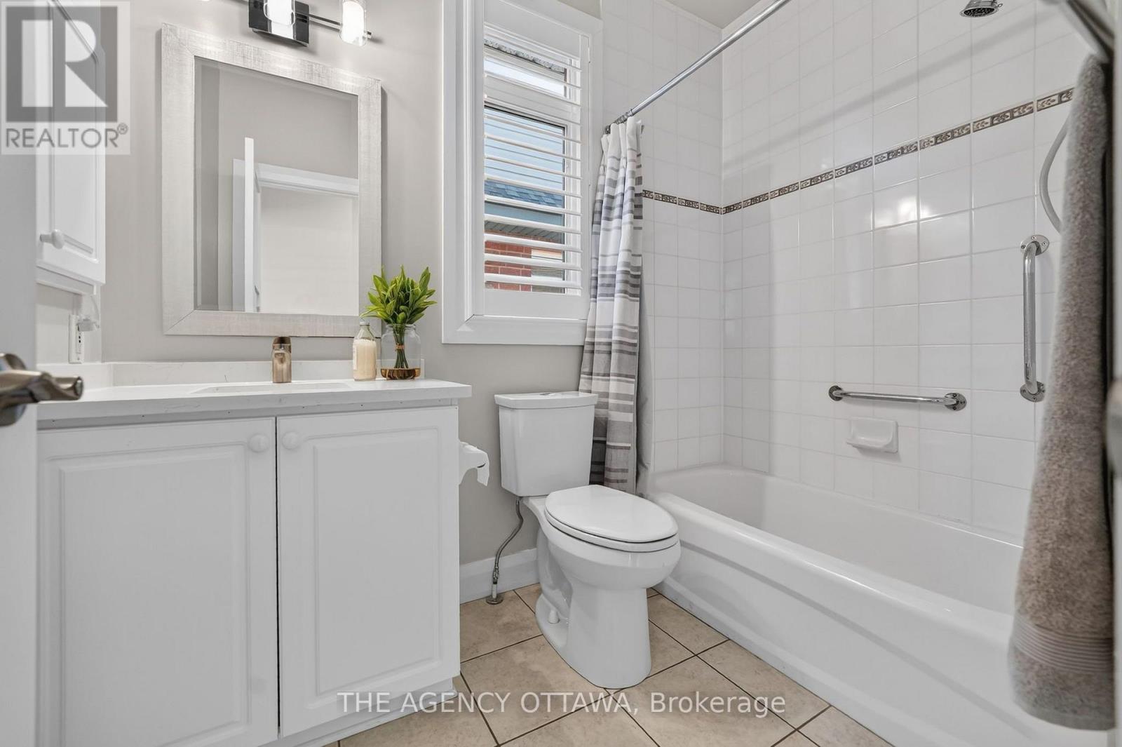111 Bartlett Private, Ottawa, ON