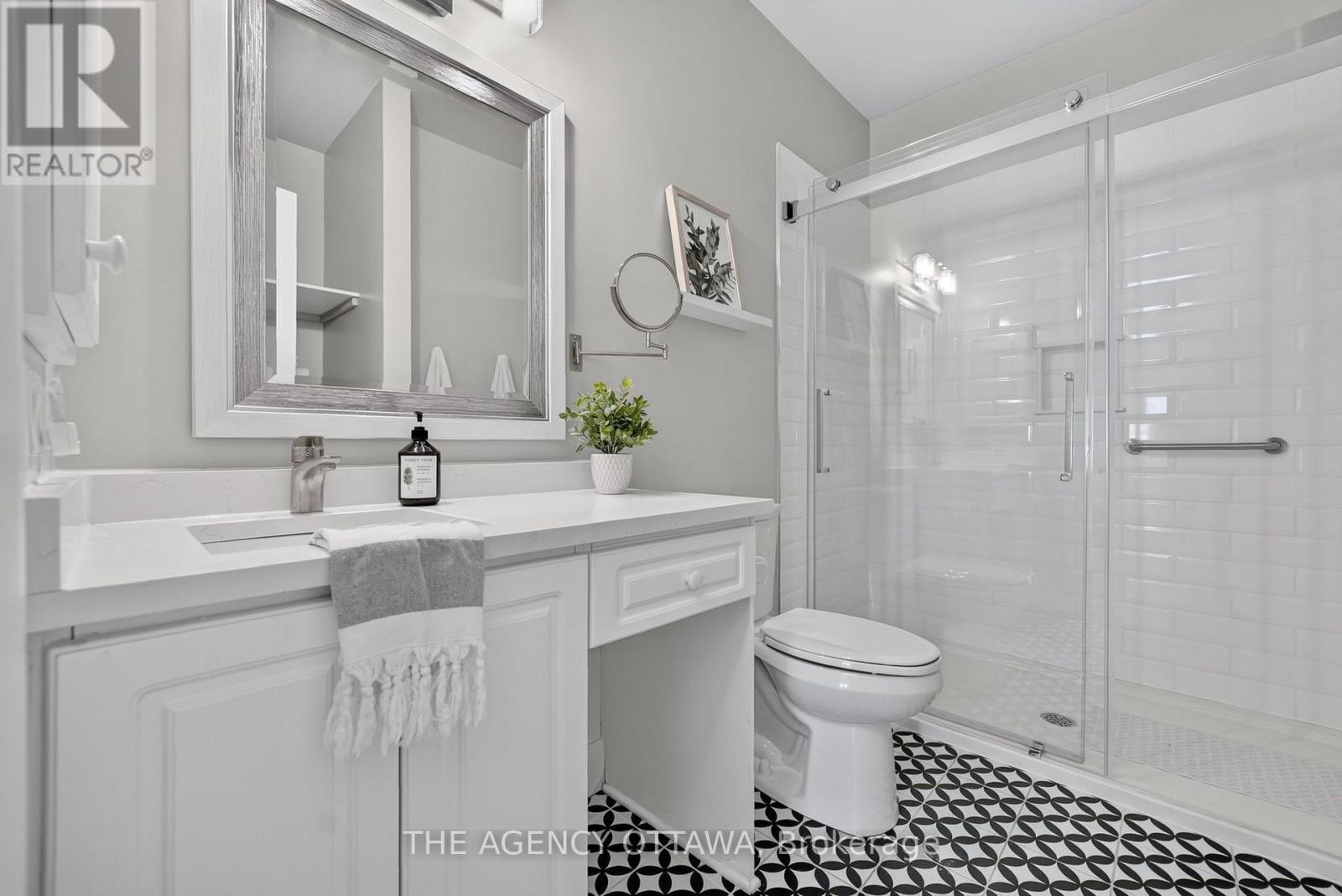 111 Bartlett Private, Ottawa, ON