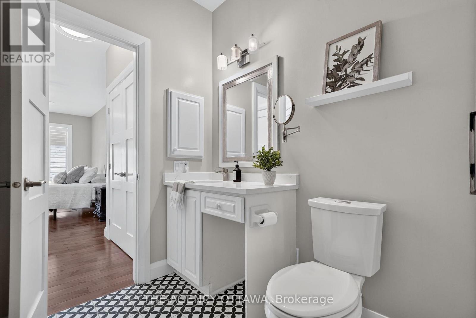 111 Bartlett Private, Ottawa, ON