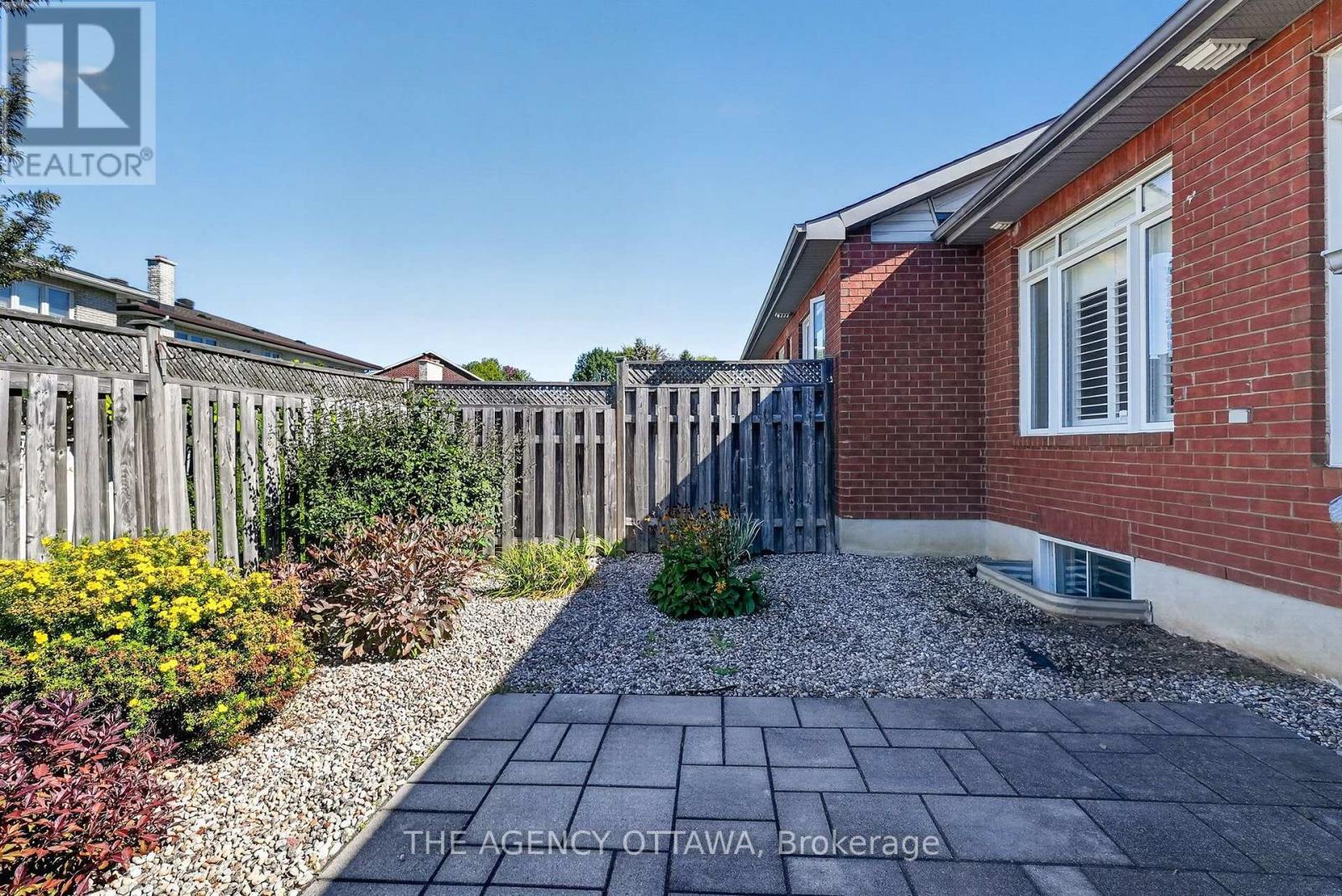 111 Bartlett Private, Ottawa, ON