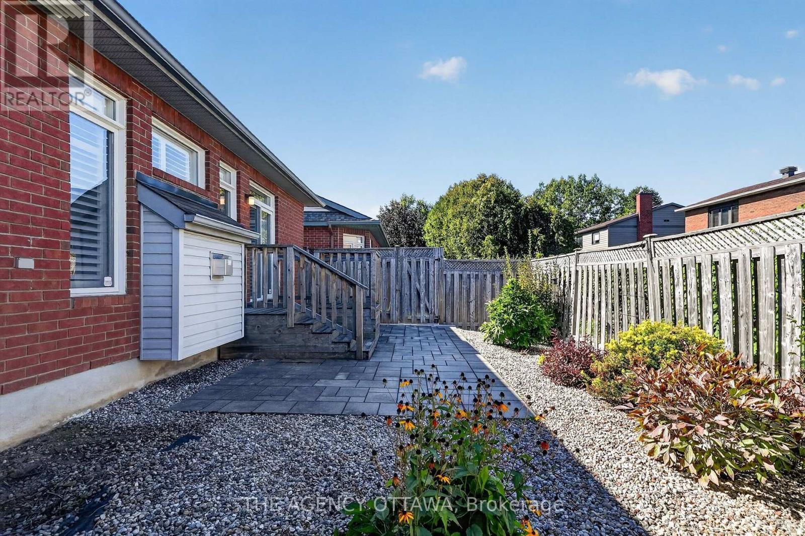 111 Bartlett Private, Ottawa, ON