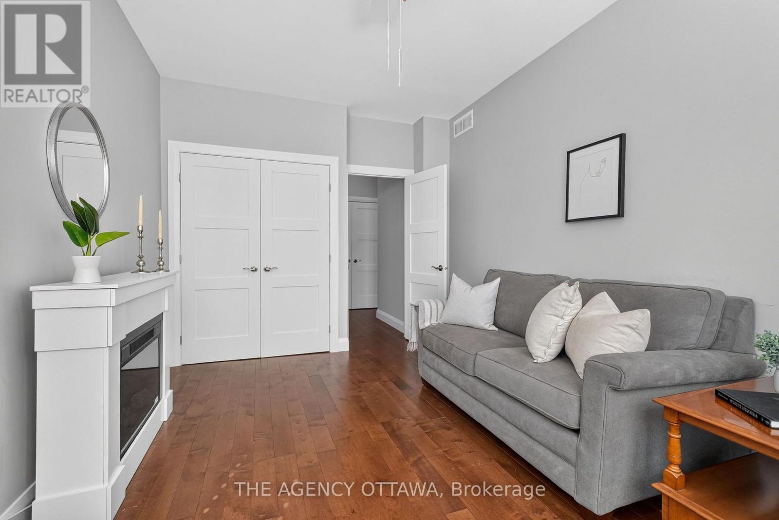 111 Bartlett Private, Ottawa, ON