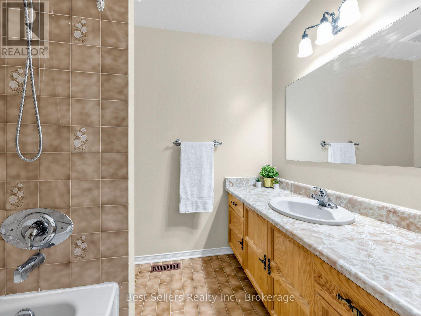 234 Lech Walesa Drive, Mississauga, ON