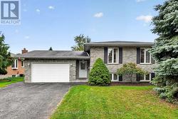 828 CHELSEA CRESCENT Cornwall, ON K6H 6Y7