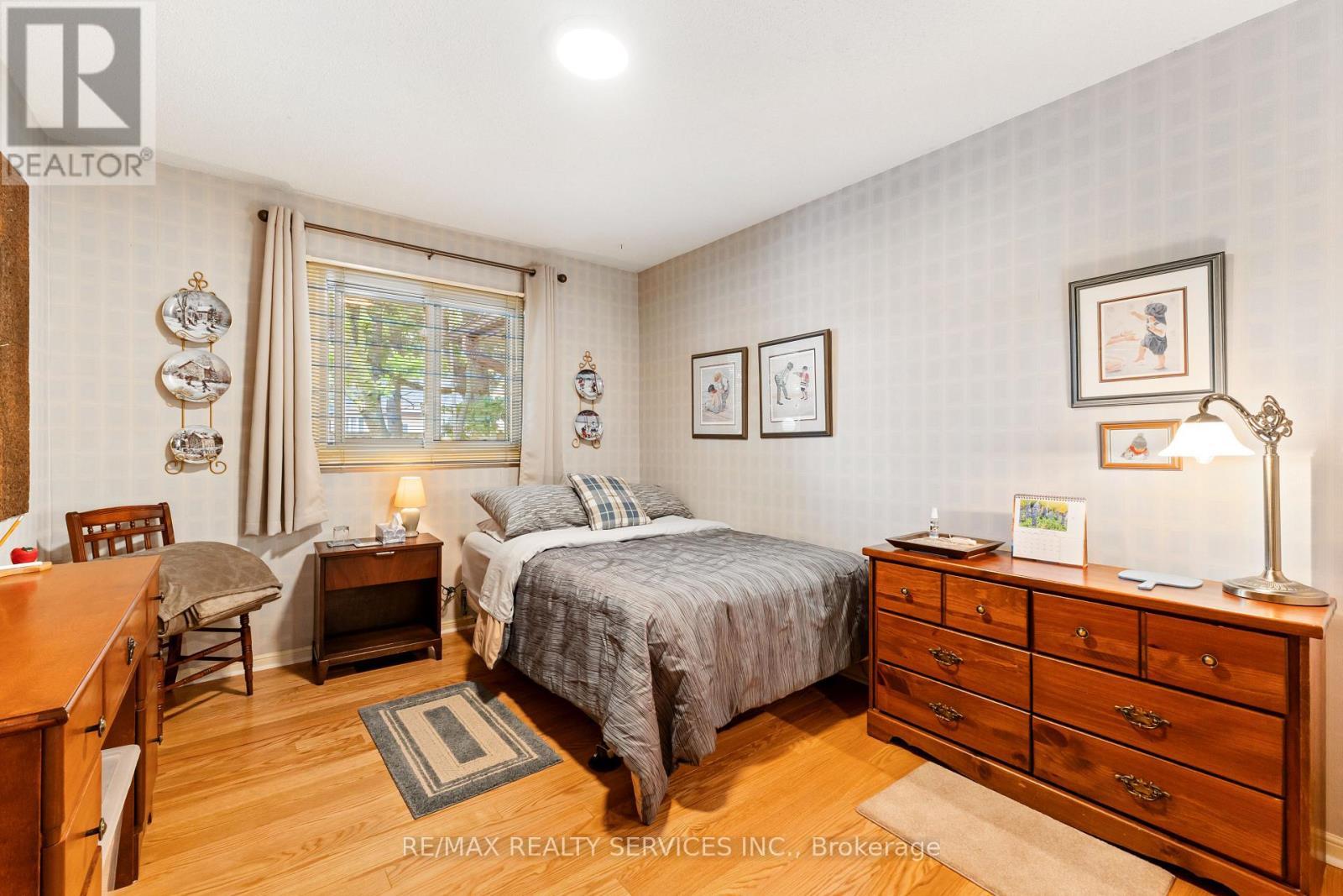 3rd bedroom - 22 Oldham Crescent, Brampton, ON