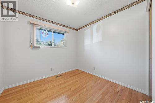 253 Laurentian Drive, Saskatoon, SK 