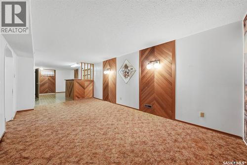 253 Laurentian Drive, Saskatoon, SK 