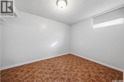 253 Laurentian Drive, Saskatoon, SK 