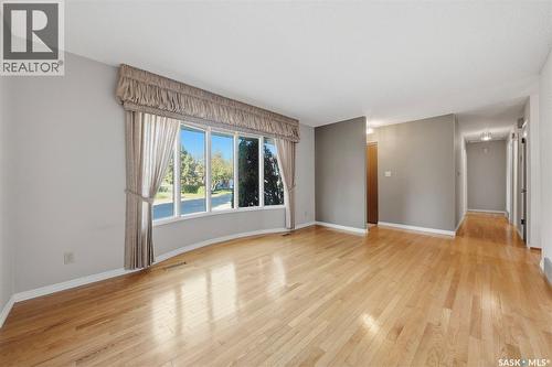 253 Laurentian Drive, Saskatoon, SK 