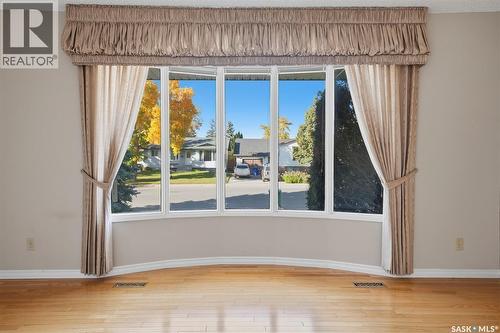 253 Laurentian Drive, Saskatoon, SK 
