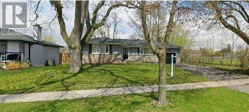 4447 SPRUCE AVENUE  Burlington, ON L7L 1M3