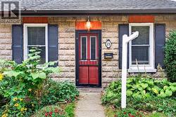 21 BROCK Street N  Dundas, ON L9H 3A6