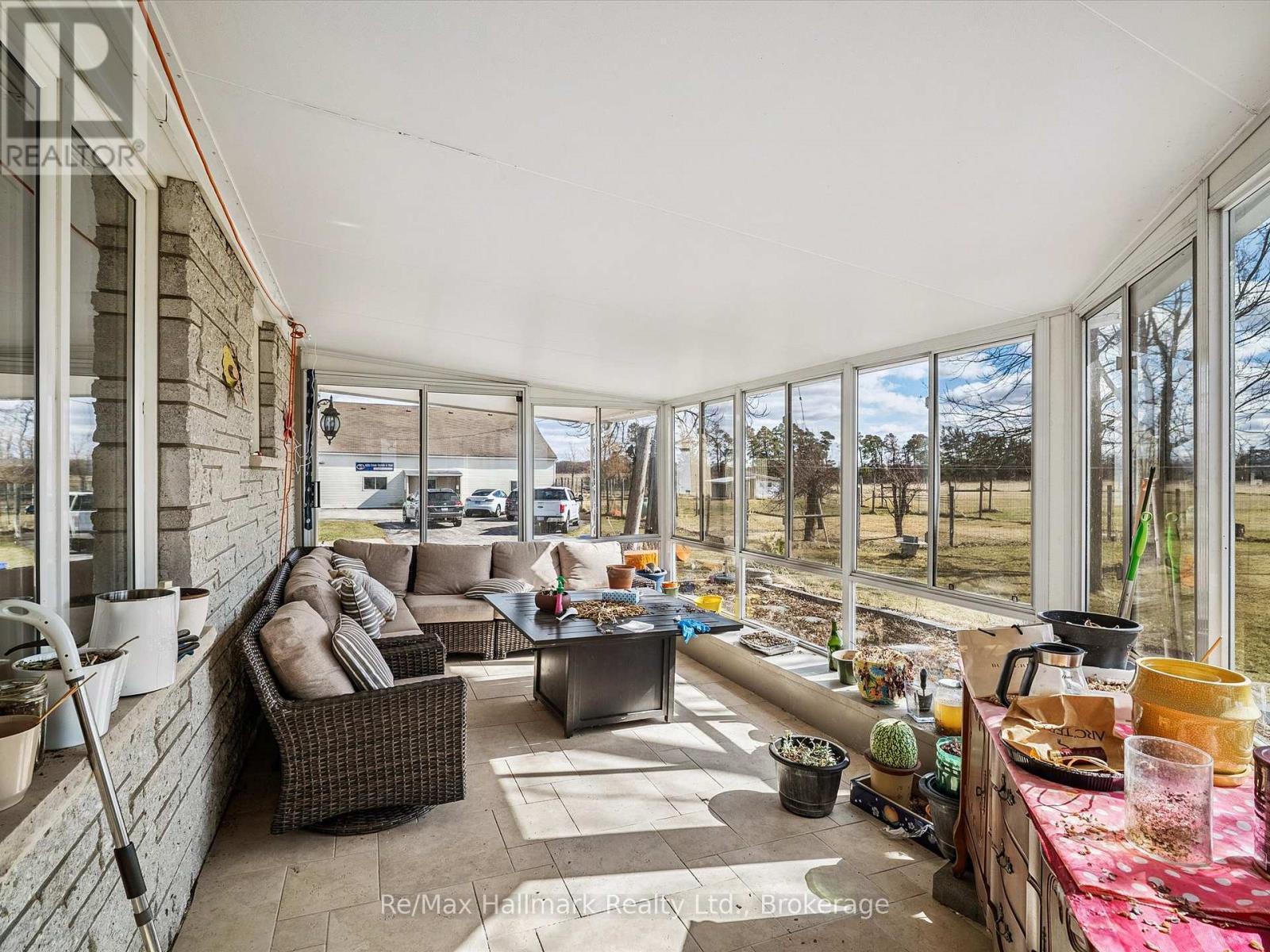 232 Eighth Road E, Hamilton, ON