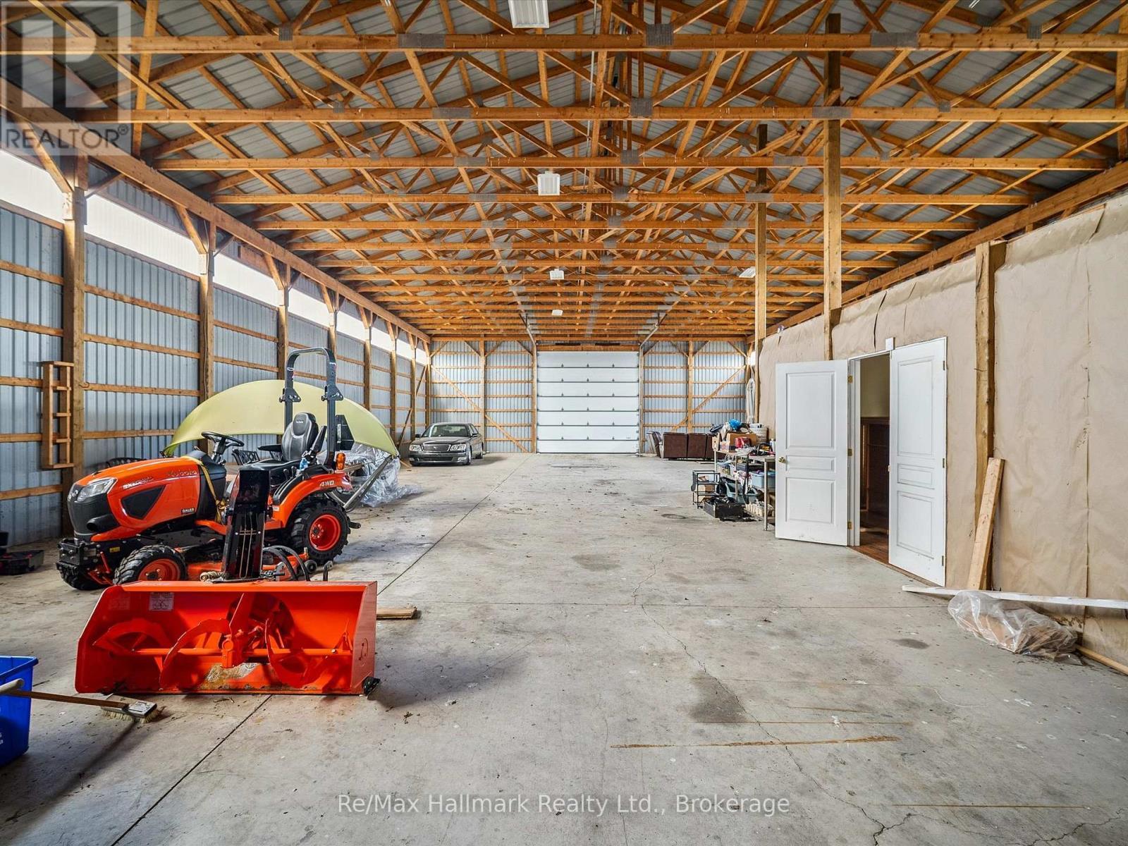 232 Eighth Road E, Hamilton, ON