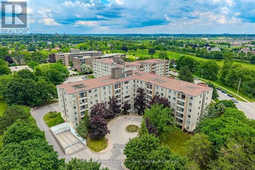 405 - 93 WESTWOOD ROAD  Guelph (Willow West/Sugarbush/West Acres), ON N1H 7J7