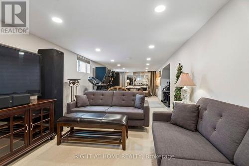 25 Swallow Crescent, Hamilton, ON 