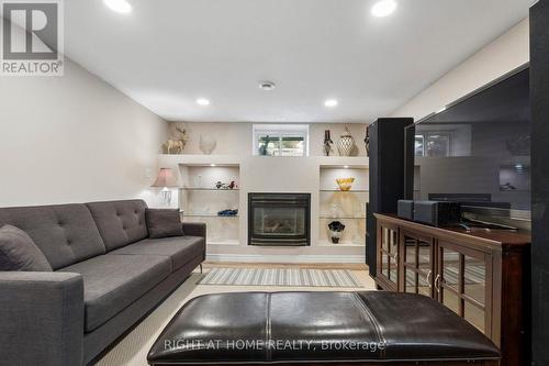 25 Swallow Crescent, Hamilton, ON 