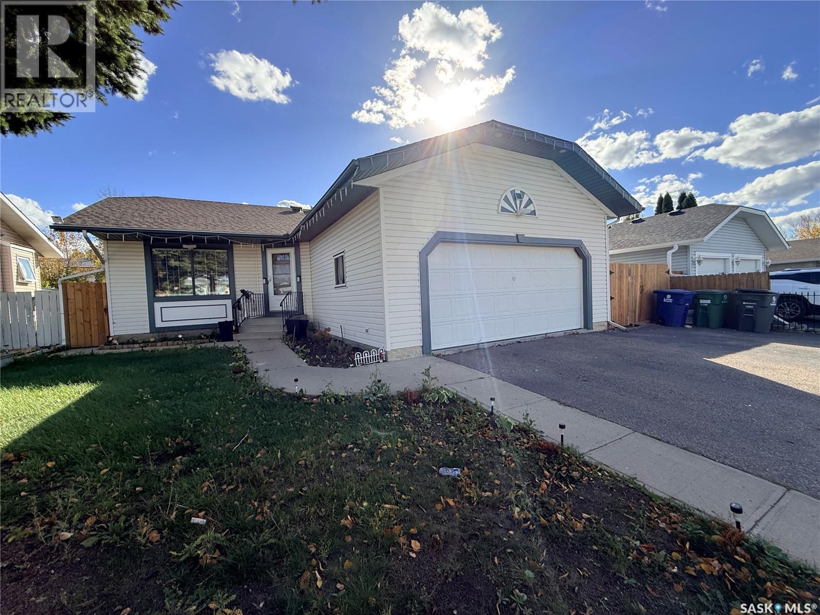 119 Hall Crescent, Saskatoon, SK