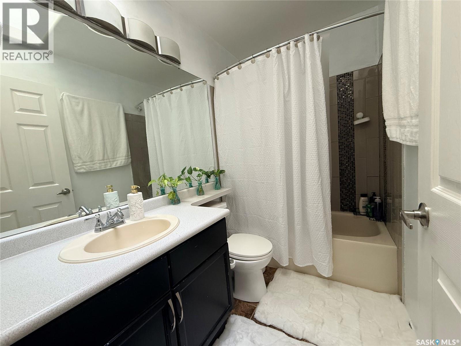 119 Hall Crescent, Saskatoon, SK
